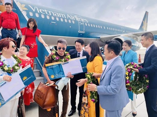 Mang hương vị Tết lên những tầng mây - Anh 1