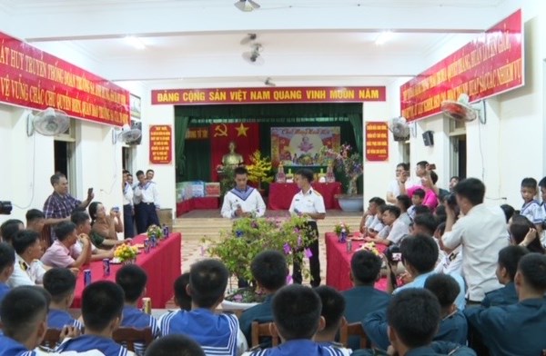 Mùng một Tết ở “pháo đài canh biển” - Anh 3