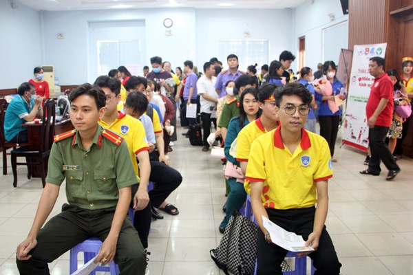 Hiến máu đầu xuân - Nhân lên hạnh phúc - Anh 1
