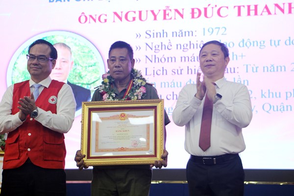 Hiến máu đầu xuân - Nhân lên hạnh phúc - Anh 2