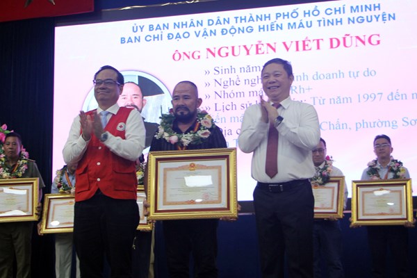 Hiến máu đầu xuân - Nhân lên hạnh phúc - Anh 4