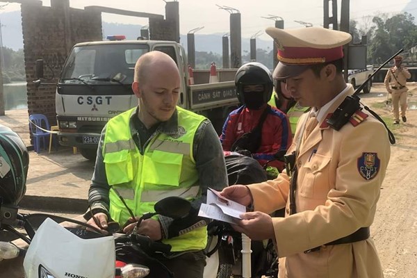 Hơn 6.800 trường hợp vi phạm nồng độ cồn trong ngày mùng 1 và mùng 2 Tết - Anh 3