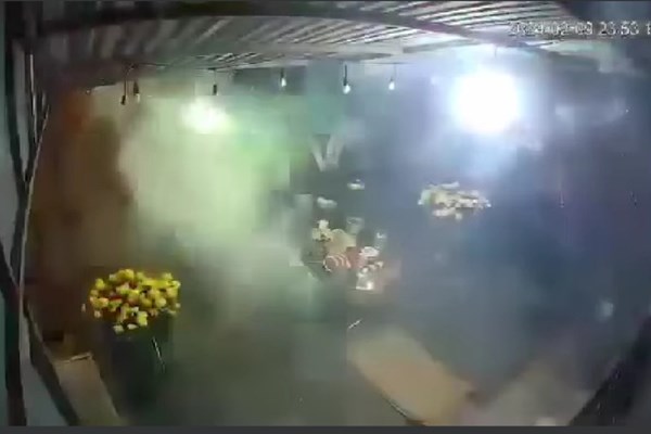 Cấp cứu do tai nạn giao thông giảm mạnh, do đốt pháo tăng - Anh 1