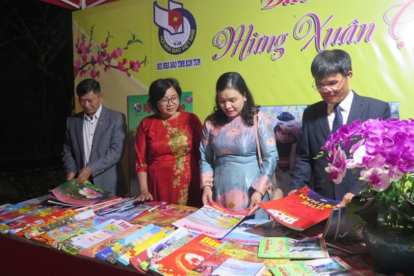 Hội Báo Xuân Kon Tum: Trải nghiệm văn hóa truyền thống - Anh 2