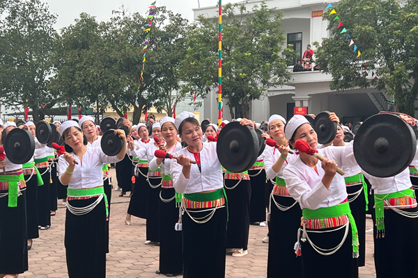 Ấn tượng với văn hoá, ẩm thực truyền thống của đồng bào Mường ở Tiến Xuân - Anh 1