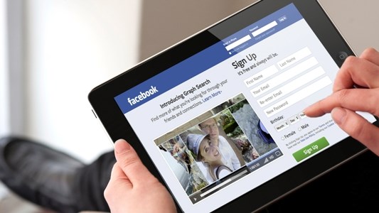 Facebook - 20 năm danh tiếng và tai tiếng - Anh 1
