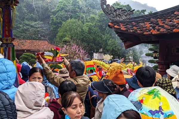 Để có một mùa lễ hội văn minh, lành mạnh: Bền bỉ gạn đục khơi trong - Anh 1