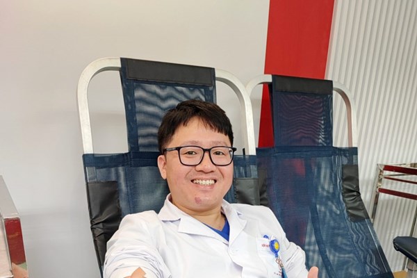 Trên 1.600 người hiến máu, tiểu cầu trong 7 ngày nghỉ Tết - Anh 1