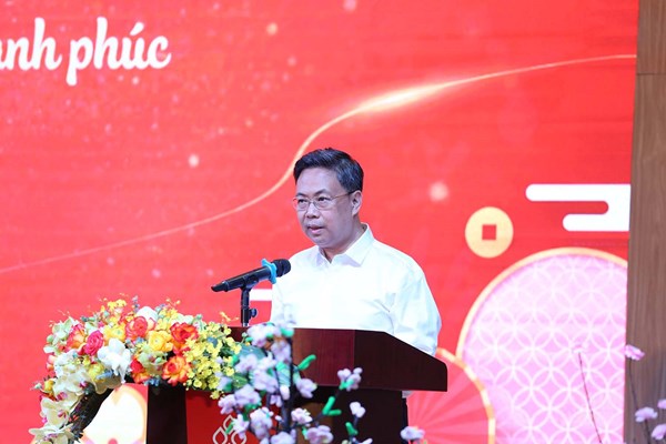 Ở một “lễ hội” người tham gia không đến cầu may mà để trao tặng - Anh 1