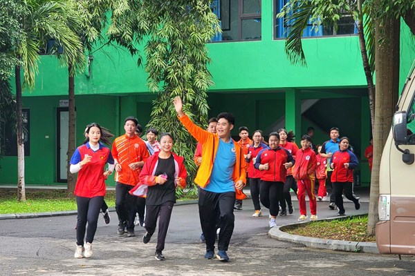 Nỗ lực với guồng quay mới - Anh 1