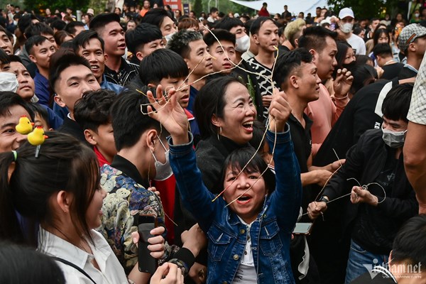Tăng cường trách nhiệm của địa phương trong quản lý, tổ chức lễ hội: Nói không với tiêu cực, phản cảm - Anh 2