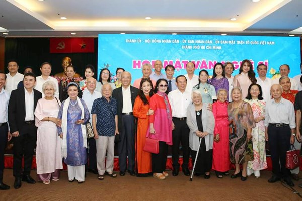 TP.HCM: Tập trung đầu tư cho ngành văn hóa ngang bằng với kinh tế - Anh 5
