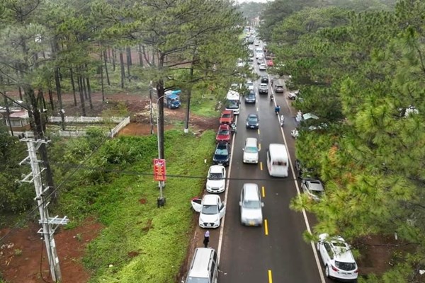 Măng Đen: Điểm du lịch mới nổi, hấp dẫn - Anh 1