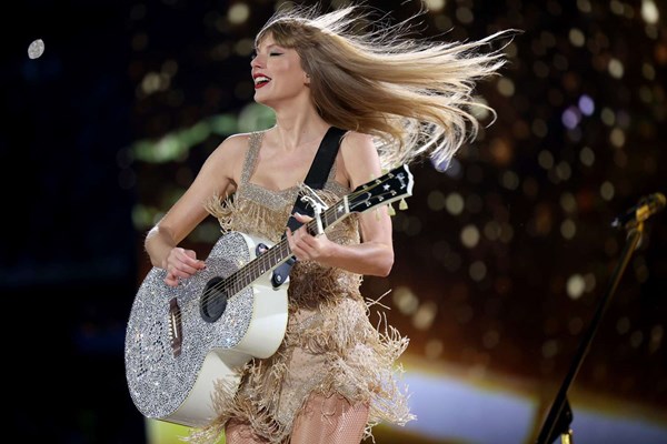 Taylor Swift và cuộc bầu cử Tổng thống Mỹ - Anh 1