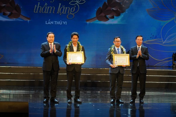 Tôn vinh Thầy thuốc Việt Nam và trao giải cuộc thi viết “Sự hy sinh thầm lặng” - Anh 2
