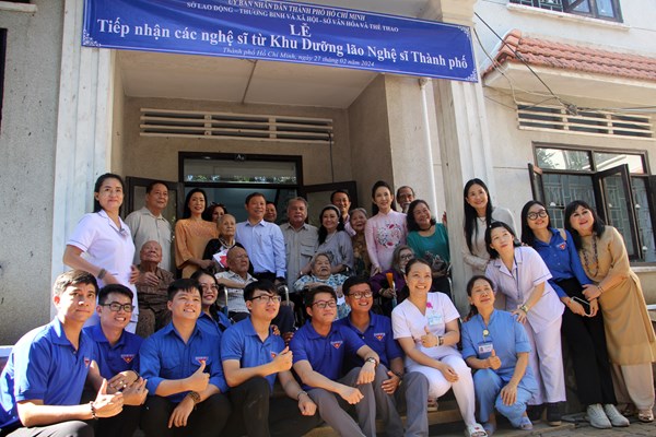 TP.HCM: Các nghệ sĩ lão thành chuyển về ngôi nhà chung ấm áp tại Trung tâm Dưỡng lão Thị Nghè - Anh 5
