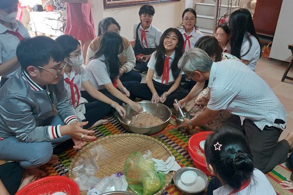 Học văn hóa, lịch sử qua những tiết học “mở” - Anh 1