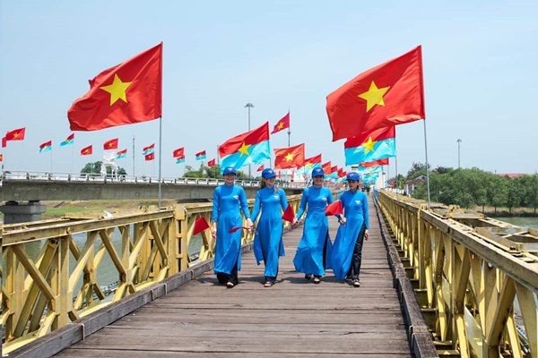 Tiếng chuông cầu nguyện hòa bình tại Quảng Trị - Anh 2