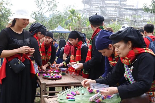 Sức hấp dẫn của Lễ hội xuống đồng - Anh 1