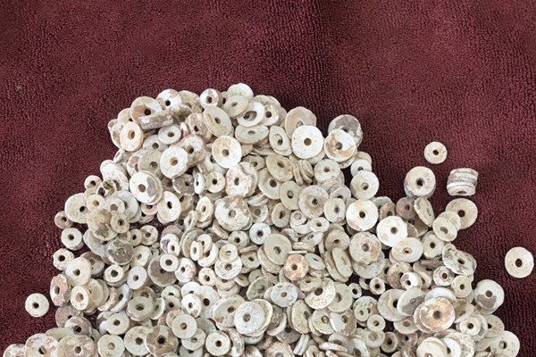 Lần đầu tiên Yên Bái phát hiện đồ trang sức người cổ - Anh 1