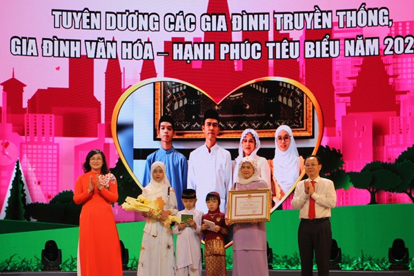 TP.HCM: Tổ chức nhiều hoạt động nhân Ngày Quốc tế Hạnh phúc - Anh 1