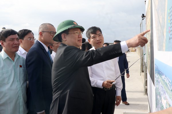 Chủ tịch Quốc hội Vương Đình Huệ: Phú Yên cần khai thác nhiều hơn nữa tiềm năng văn hoá để phát triển du lịch - Anh 3