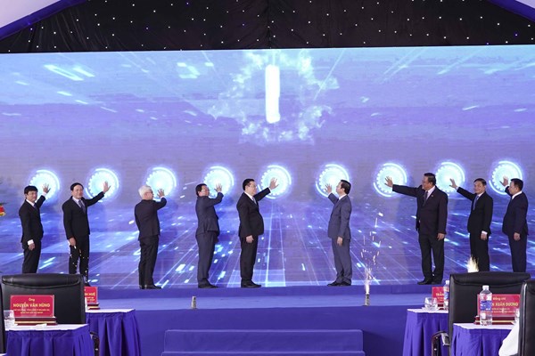 Chủ tịch Quốc hội dự Lễ khánh thành giai đoạn I, KCN Becamex VSIP Bình Định - Anh 1