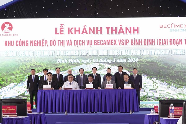 Chủ tịch Quốc hội dự Lễ khánh thành giai đoạn I, KCN Becamex VSIP Bình Định - Anh 3