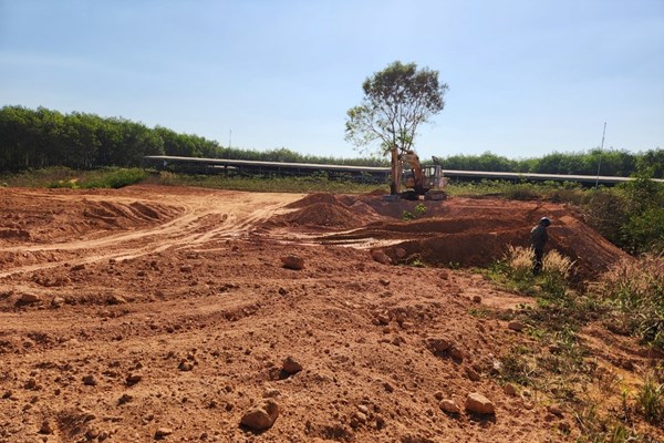 Kon Tum: Tự ý san lấp đất trái quy định, 1 người dân bị xử phạt 45 triệu đồng - Anh 1