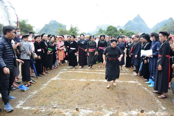 Về xứ Tuyên vui hội Lồng tông - Anh 2