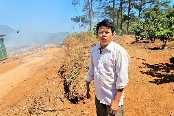 Người dân bức xúc vì bãi rác ở bon Đắk B’lao gây ô nhiễm - Anh 1