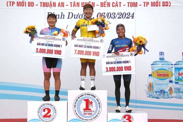 Khởi tranh Giải xe đạp nữ quốc tế Bình Dương 2024 - Anh 3