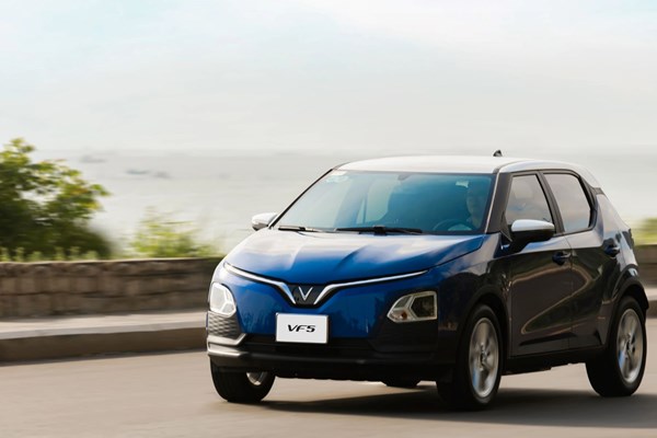 Mua ô tô trước tuổi 30: Bài toán dễ với người trẻ khi chọn xe điện - Anh 1
