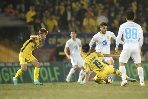 Công nghệ VAR xuất hiện ở 3 trận cầu “đinh” vòng cuối lượt đi V.League 1 2023/2024 - Anh 1