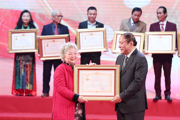 Chặt chẽ, công tâm, khách quan trong quá trình xét tặng - Anh 3