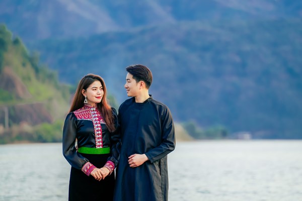 Nữ ca sĩ dân tộc Thái Hà Thơm ra MV 