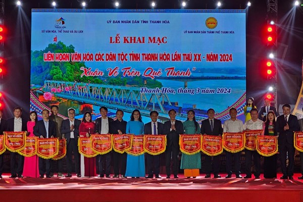 Rực rỡ sắc màu văn hóa và trang phục truyền thống các dân tộc tỉnh Thanh Hóa - Anh 6