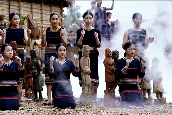 Mãn nhãn với chương trình nghệ thuật “Đăk Hà ngày mùa” - Anh 1