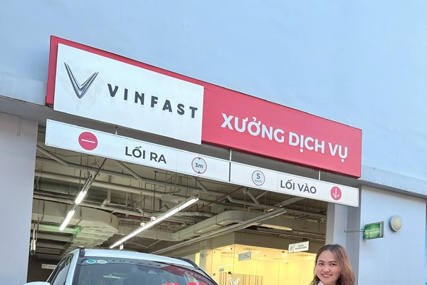 Chùm ảnh phái đẹp tự tin khoe dáng bên những chiếc xe điện “không mùi, không say” - Anh 8