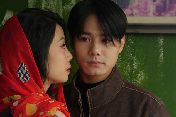 Trăng khuyết: Âm nhạc hoà quyện với những thủ pháp điện ảnh - Anh 2