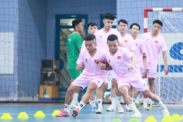 Dốc sức cho mục tiêu World Cup - Anh 1