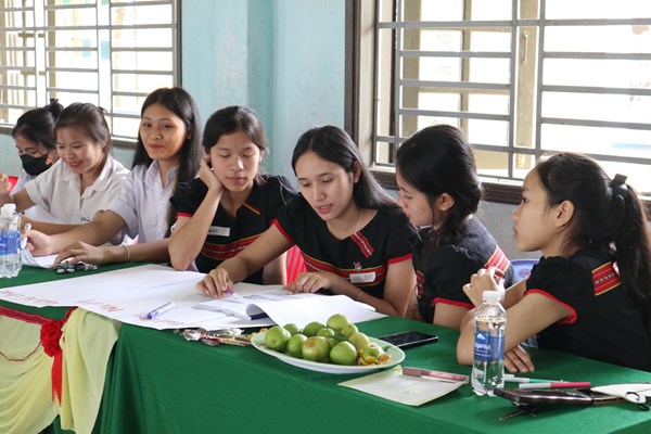 “Trao quyền” cho trẻ em gái và phụ nữ dân tộc thiểu số - Anh 2