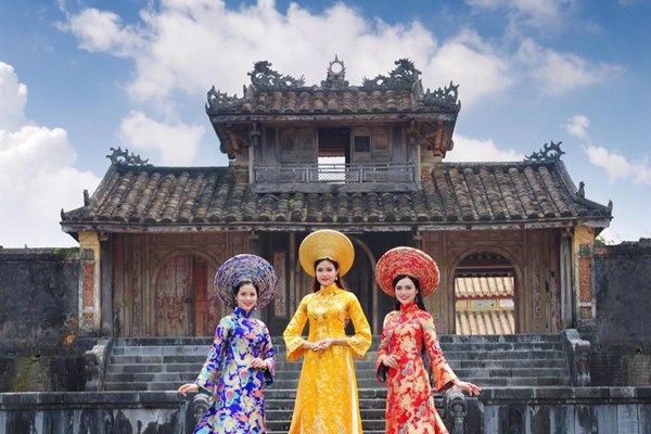 Áo dài Việt Nam: Từ câu ca bước ra thế giới - Anh 1
