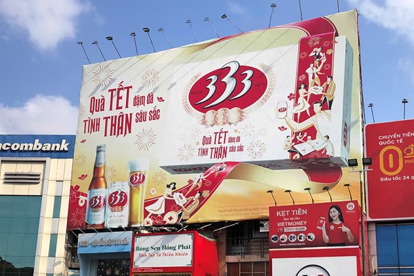 Nhiều công trình quảng cáo ngoài trời bị phát hiện sai phạm ở TP.HCM: Vì sao chưa bị xử lý dứt điểm? - Anh 1