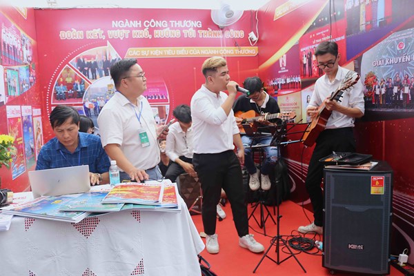 Sôi động Hội Báo toàn quốc 2024 - Anh 6