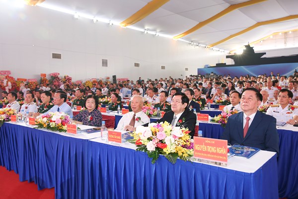 Nhà khai thác cảng biển lớn nhất Việt Nam đón nhận Anh hùng Lao động - Anh 2