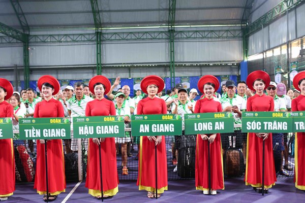 Khai mạc Giải quần vợt ngành TTNT miền Trung, Nam Bộ và Tây Nguyên 2024 - Anh 1