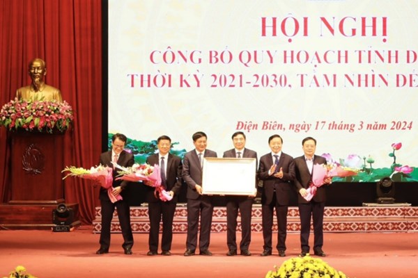 Đưa Điện Biên trở thành trung tâm du lịch về văn hóa, lịch sử - Anh 1