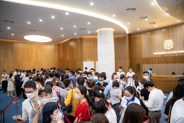 Thấy gì từ hiện tượng hàng nghìn “chiến binh” sales đầu quân cho Vinhomes dịp đầu năm? - Anh 1