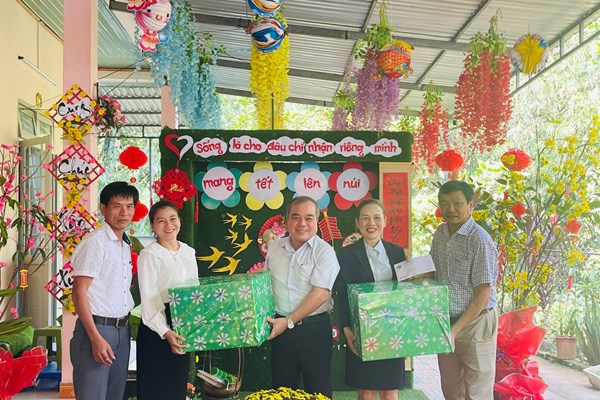 Nhọc nhằn cô giáo mầm non vùng cao - Anh 2